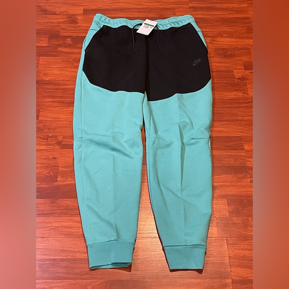 Nike Tech Fleece Joggers ‘Washed Teal’ (size mens XL-Tall)